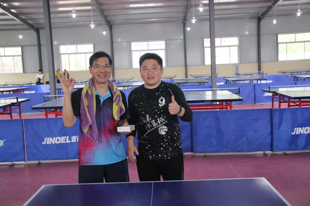 1562117459685475.jpg 男单冠军.jpg