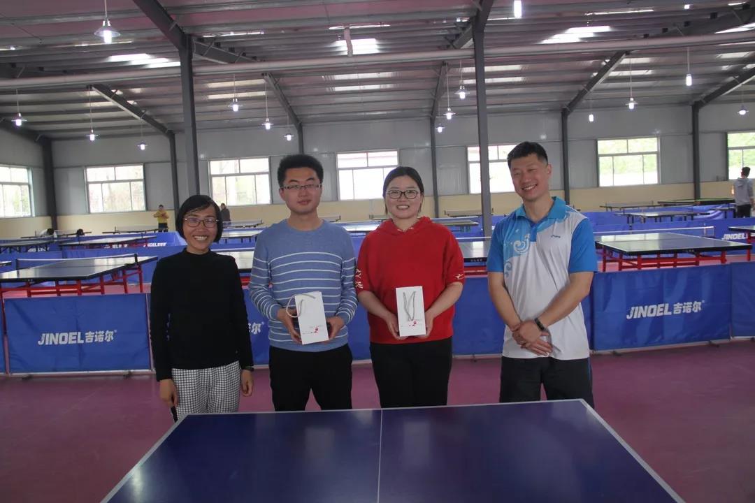 1562117578168459.jpg 混双亚军.jpg